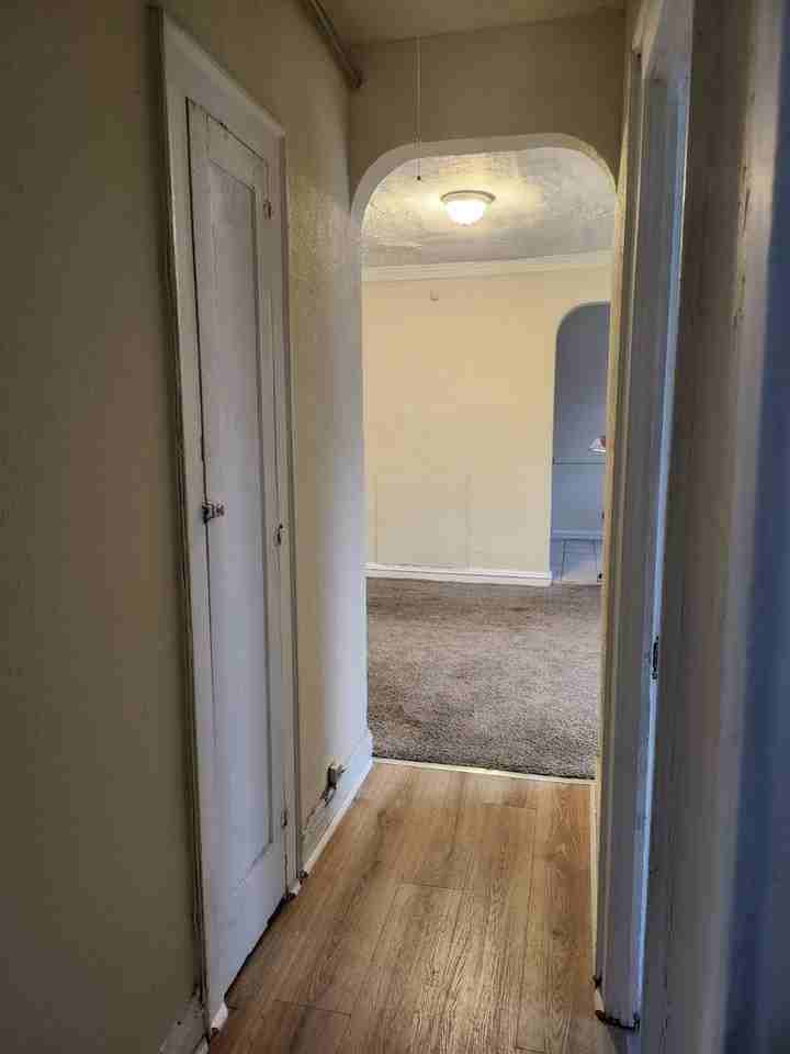 Spacious Apartment for Rent – 848 Linn Drive, Cleveland, OH 44108 - Photo 2 of 19