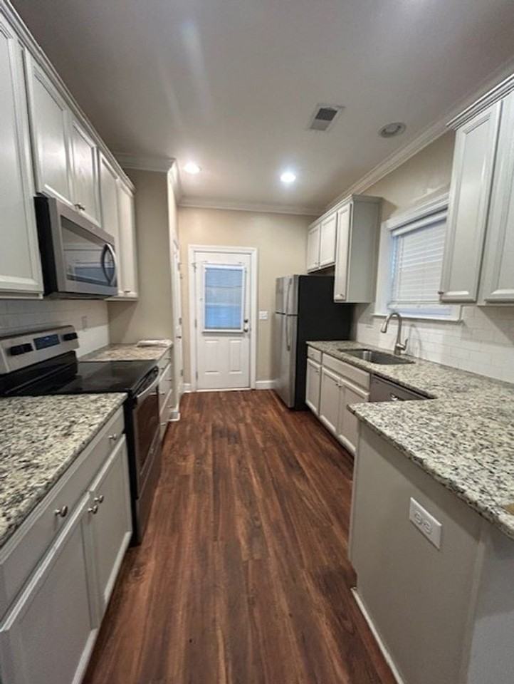 4730 Mint Ave - Photo 7 of 24