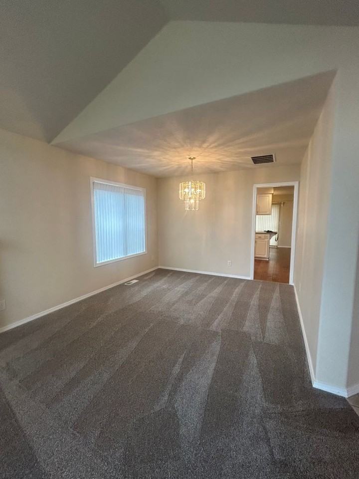 1139 Chardonnay Loop Ne - Photo 5 of 24