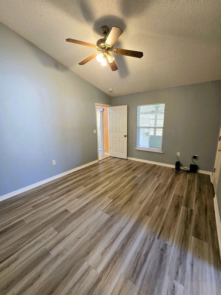 214 Chadworth Dr - Photo 6 of 21