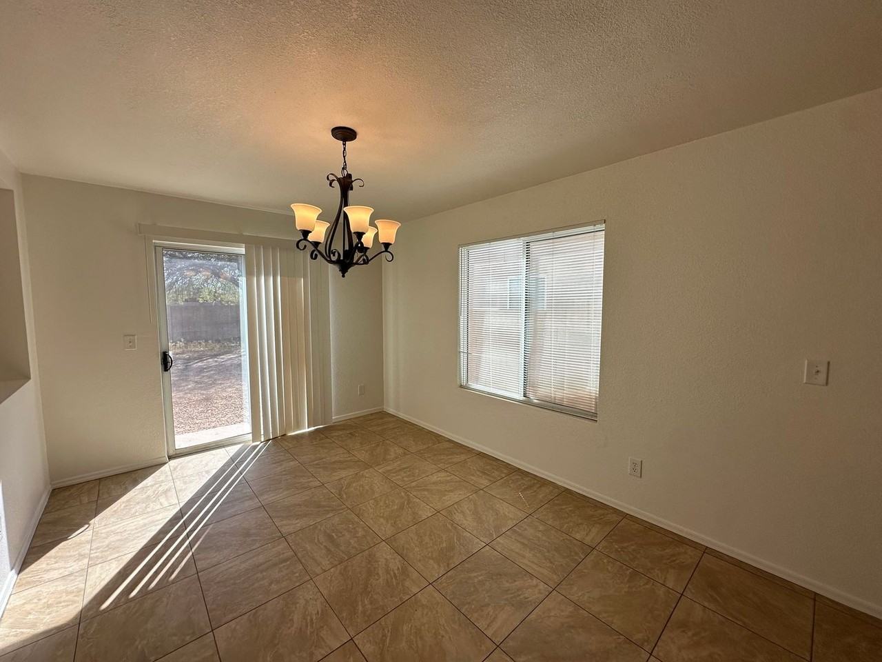 6279 S Earp Wash Ln - Photo 5 of 19