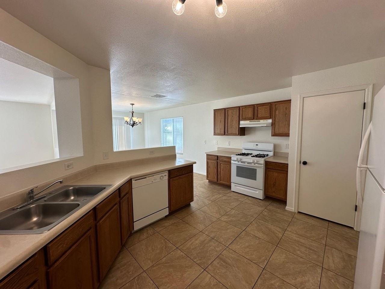 6279 S Earp Wash Ln - Photo 7 of 19