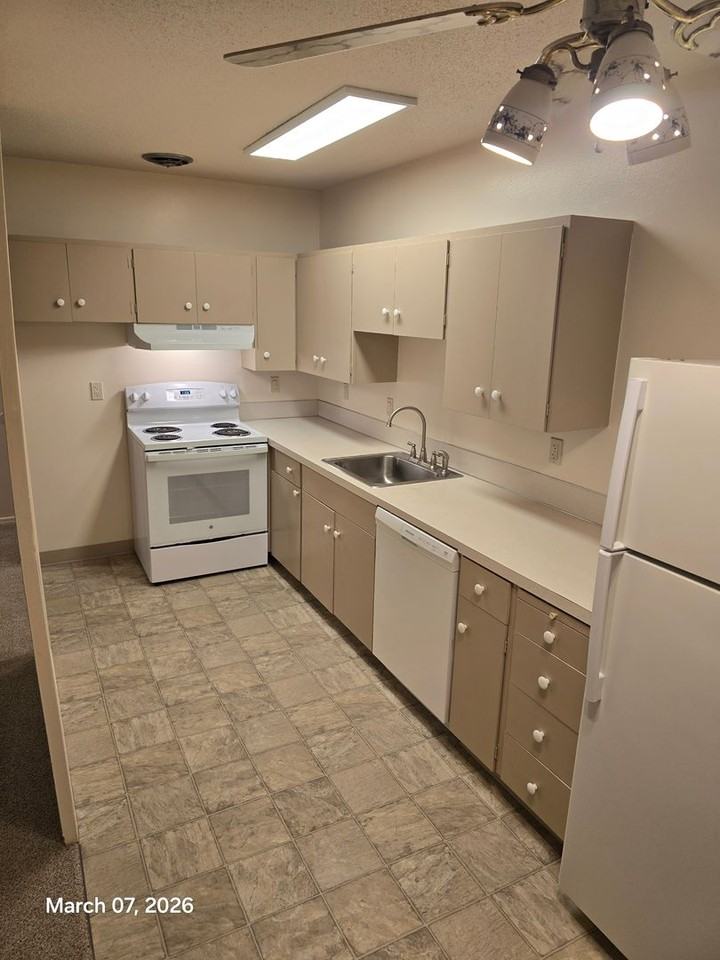 Shorewood Terrace Apartments - Photo 2 of 32