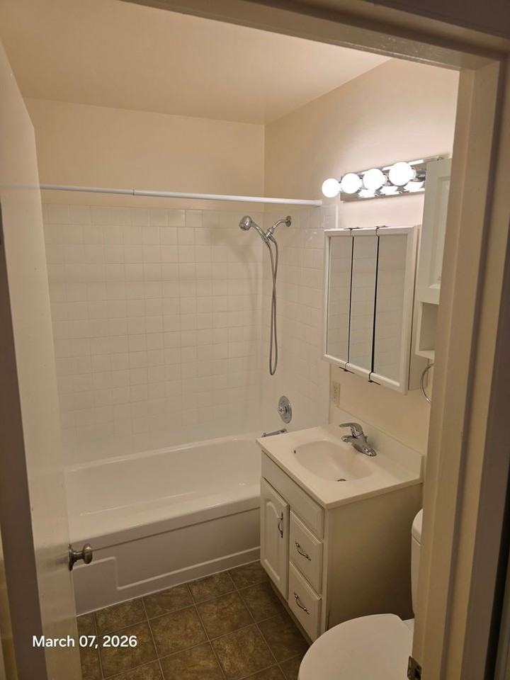 Shorewood Terrace Apartments - Photo 4 of 32