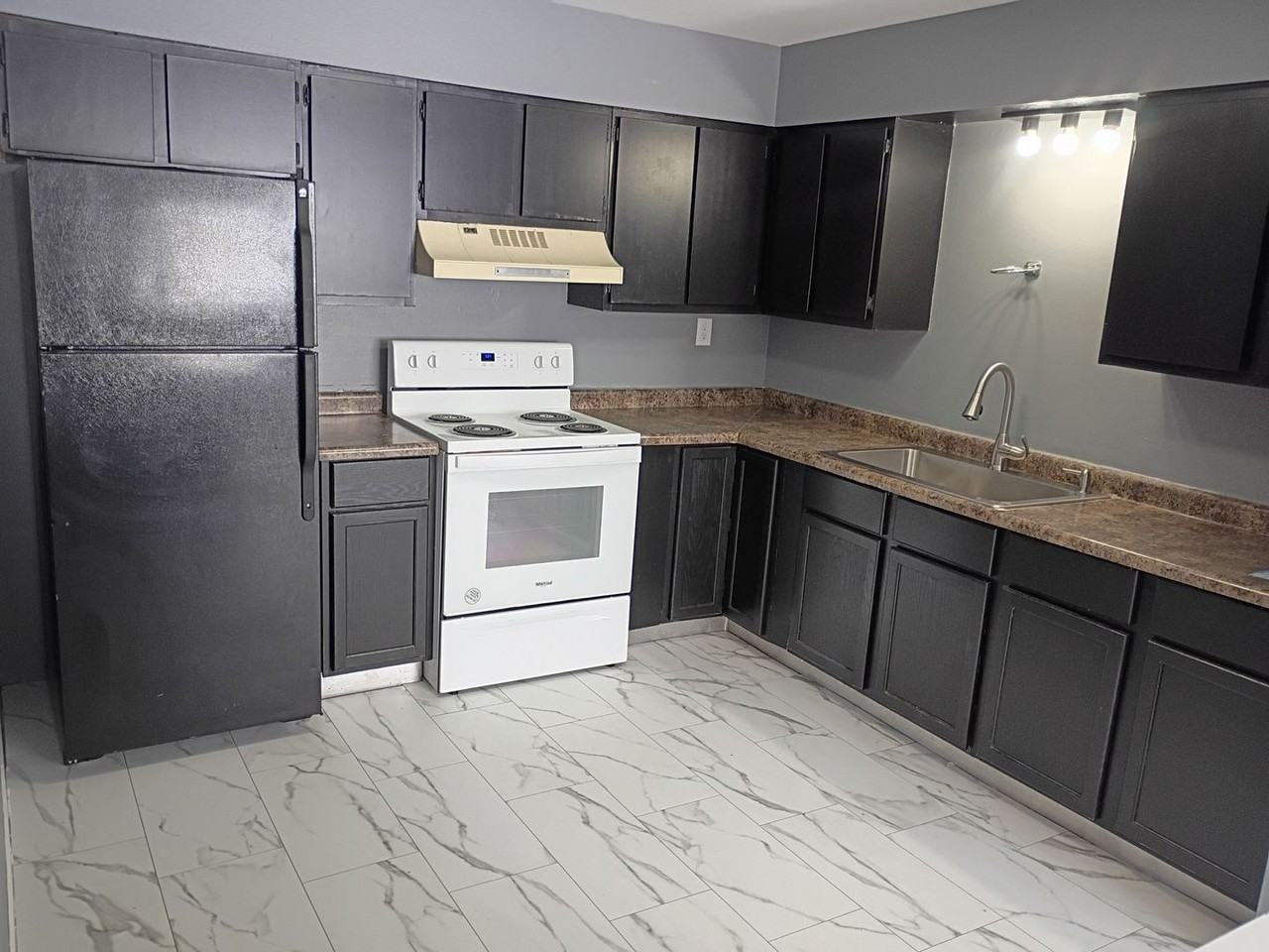 Oak Apartments in Kenosha - Photo 3 of 11