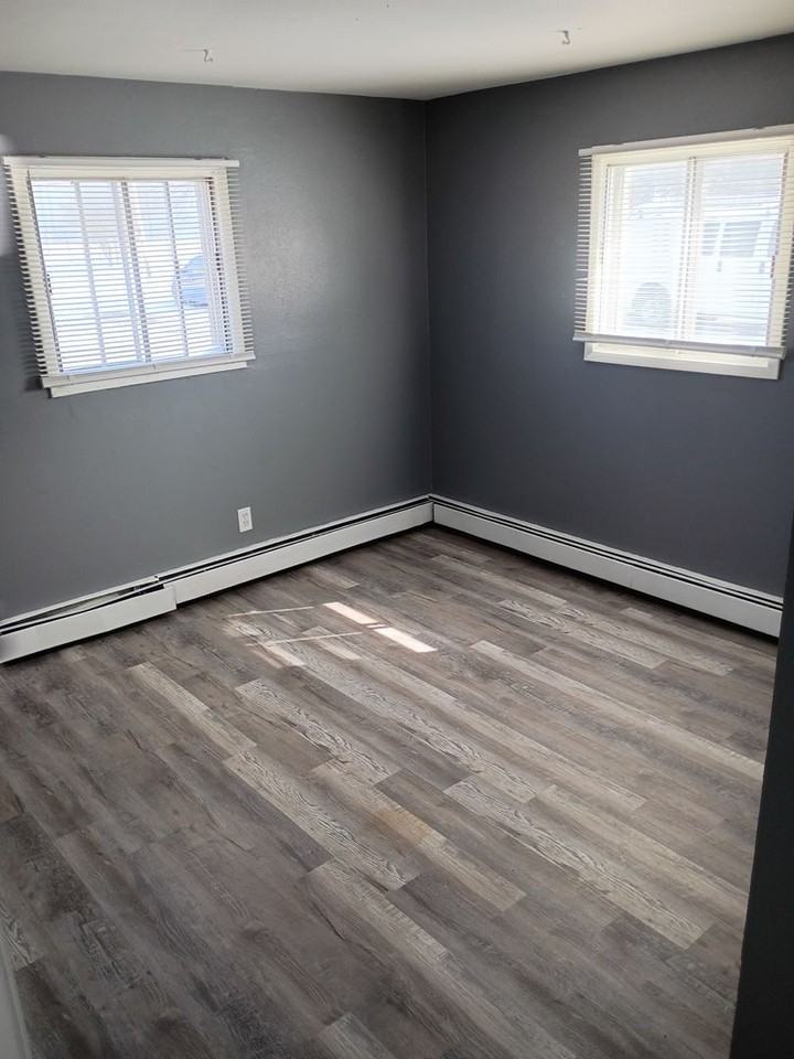 Oak Apartments in Kenosha - Photo 5 of 11