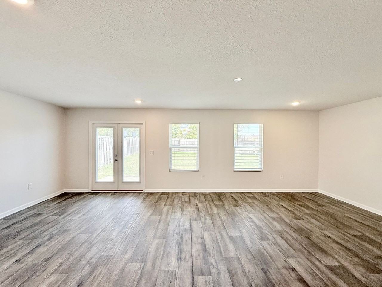 5719 5719 Guinevere Ln-PRO- CLO #CLO - Photo 2 of 14