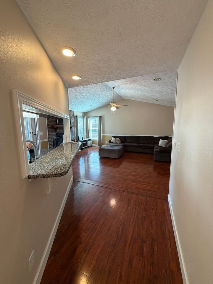 991 Rim Rd - Photo 4 of 19