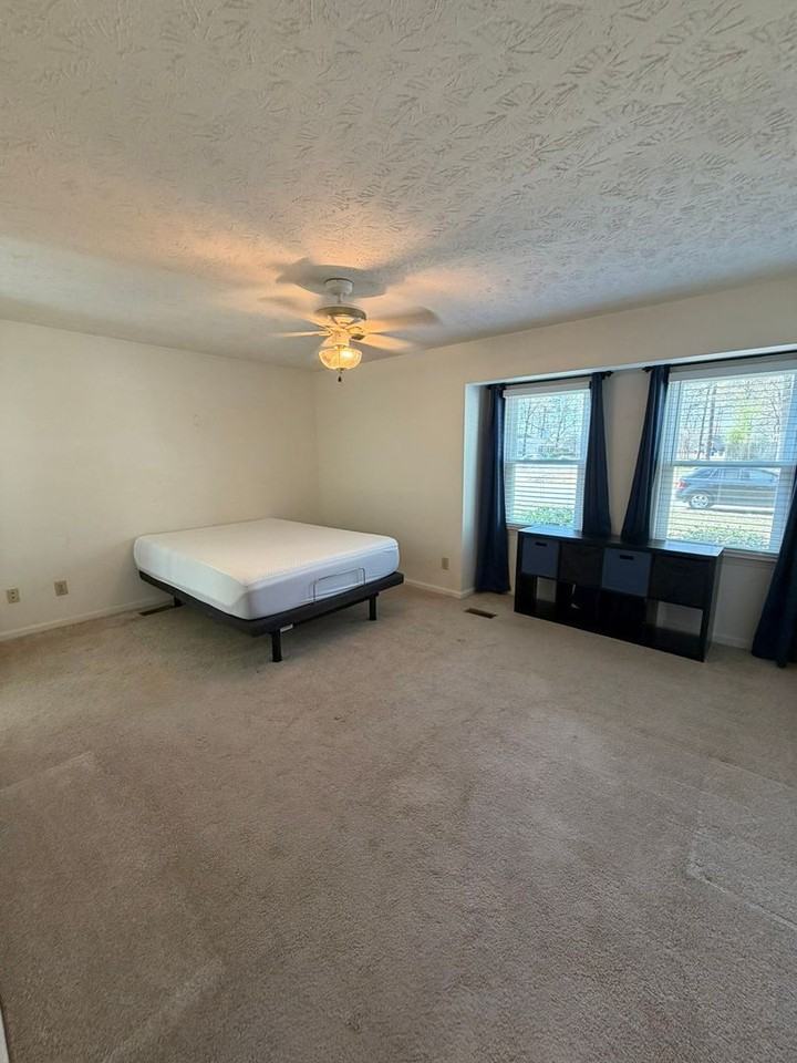 991 Rim Rd - Photo 7 of 19