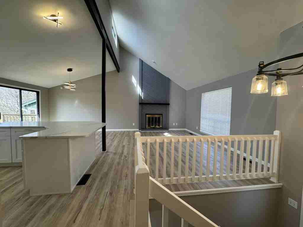 9206 Greenway Ln - Photo 3 of 35