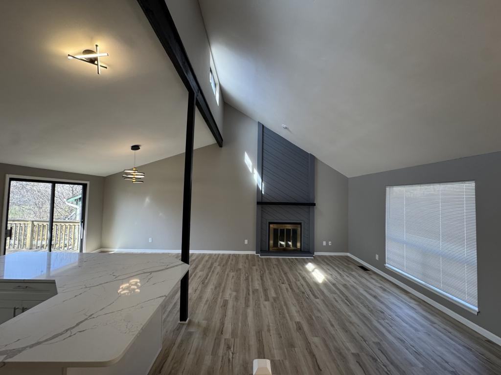 9206 Greenway Ln - Photo 4 of 35