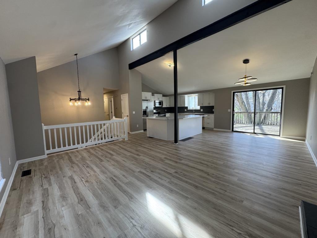 9206 Greenway Ln - Photo 6 of 35