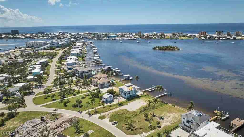 950 San Carlos Dr - Photo 4 of 21