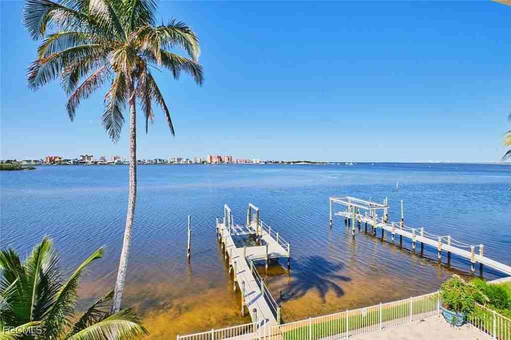 950 San Carlos Dr - Photo 6 of 21