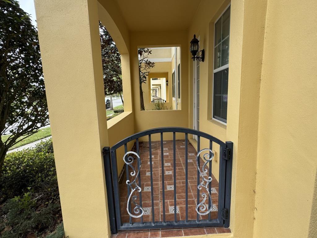 11902 Lorenza Ln - Photo 4 of 50