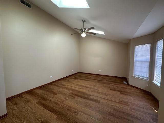 1515 Thornwood Ln - Photo 2 of 18