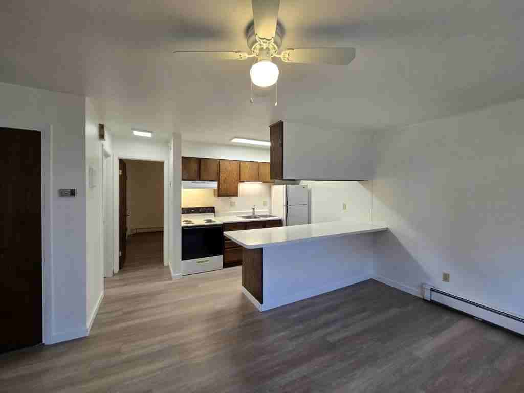 725 Macon Ave - Photo 4 of 22