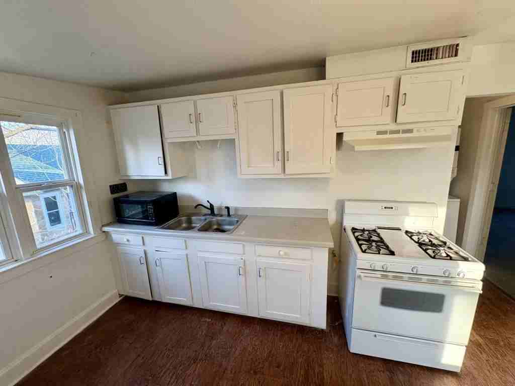 408 S Wright St ##B - Photo 2 of 13