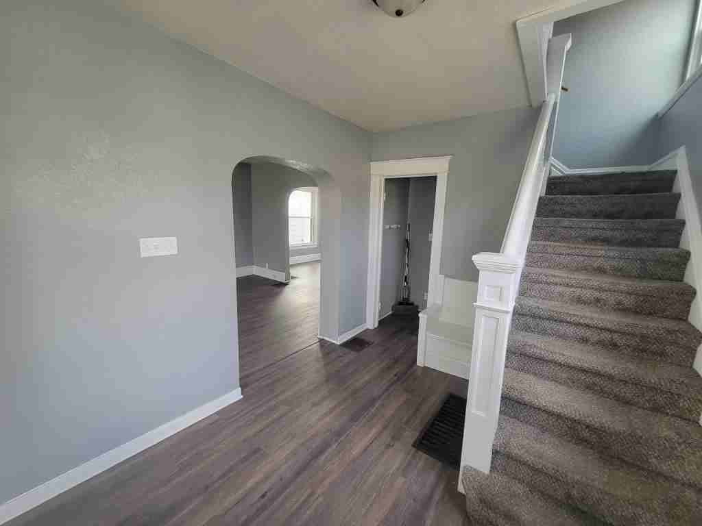 1115 Maple Ave - Photo 3 of 12
