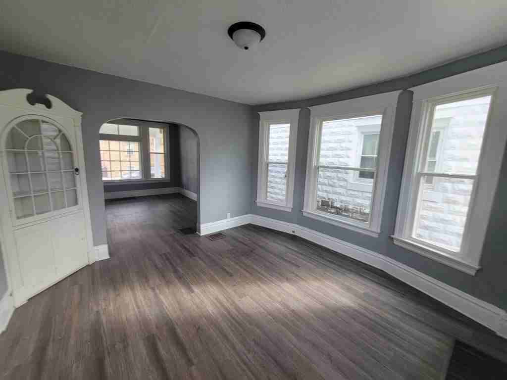 1115 Maple Ave - Photo 5 of 12