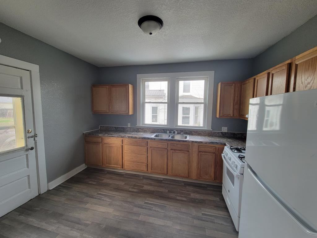 1115 Maple Ave - Photo 7 of 12