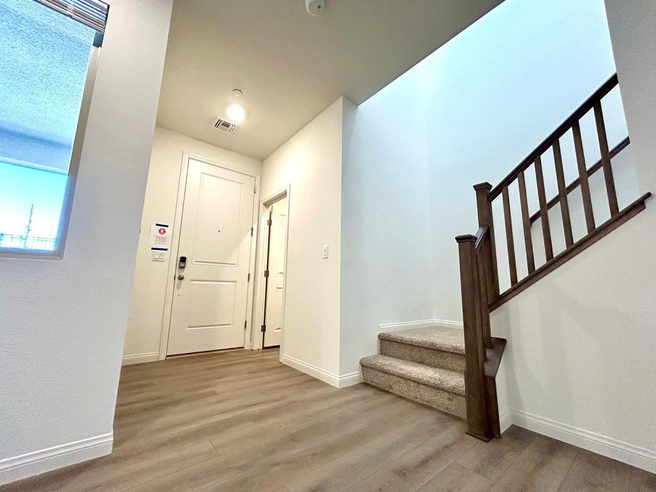 12504 Kings Creek Pl - Photo 5 of 25