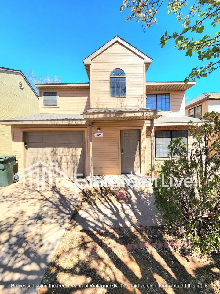 204 Buccaneer Loop - Photo 2 of 21