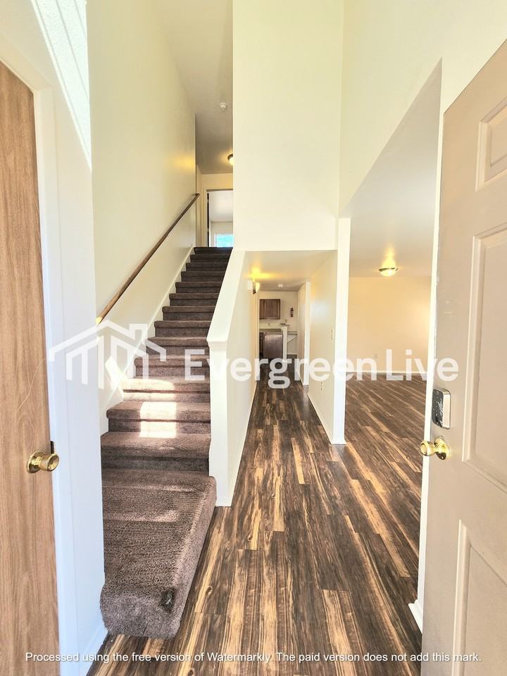 204 Buccaneer Loop - Photo 3 of 21