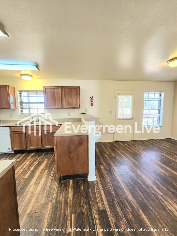 204 Buccaneer Loop - Photo 6 of 21