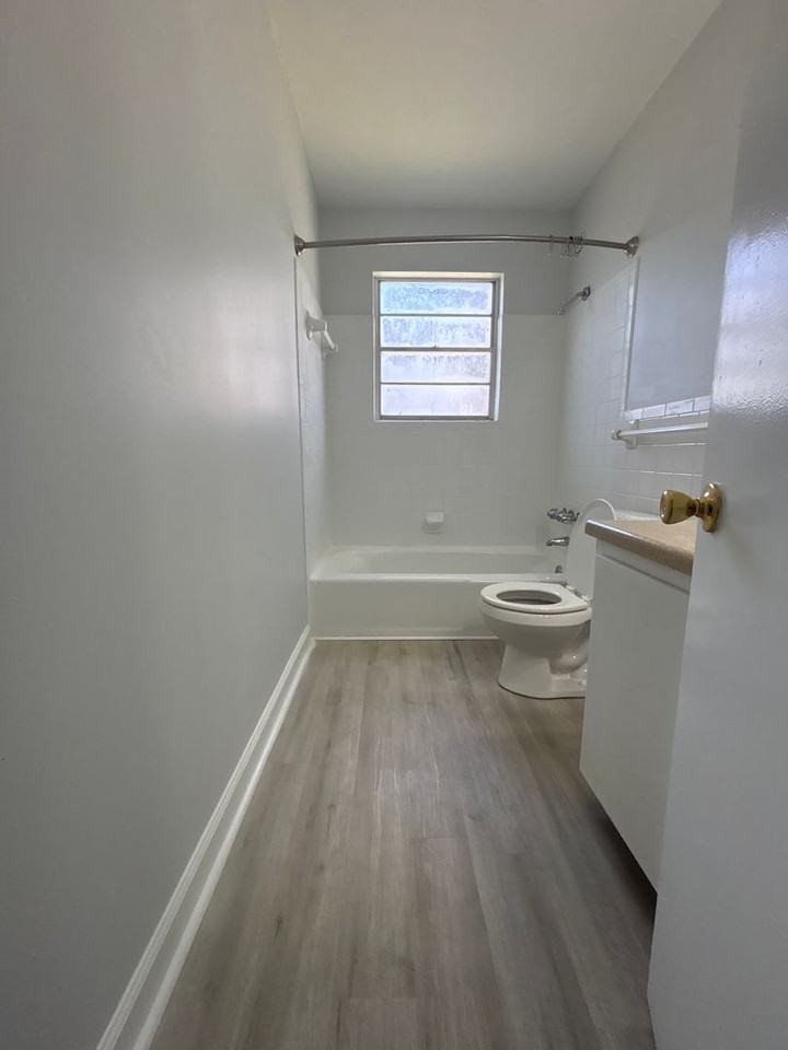 Georgetown Manor LLC - Photo 7 of 15