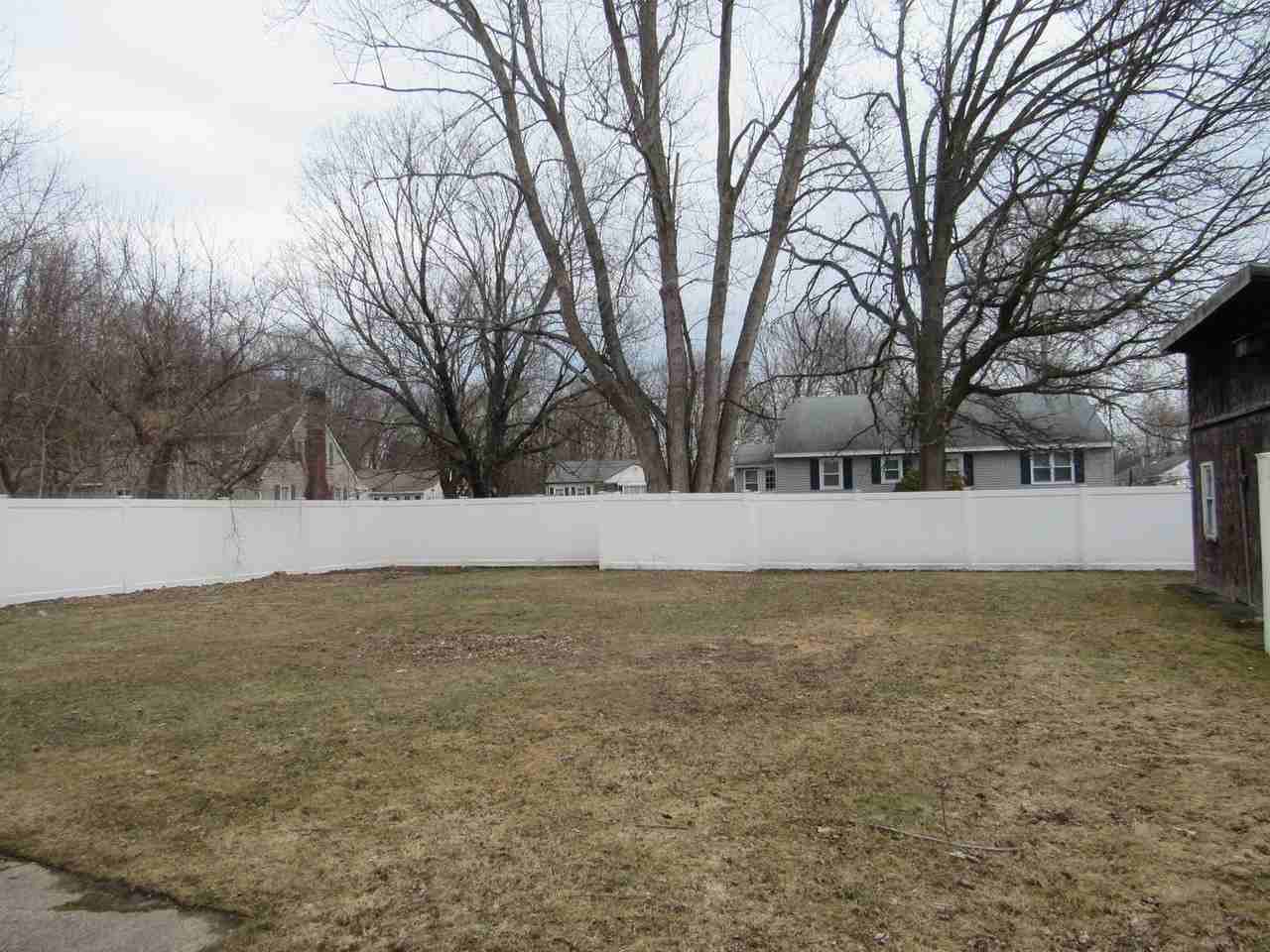 19 Chapman St - Photo 5 of 36