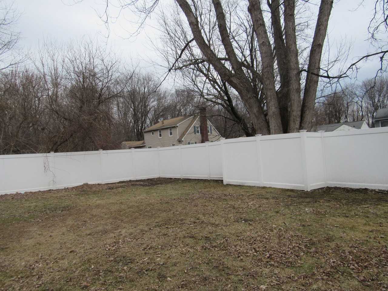 19 Chapman St - Photo 7 of 36