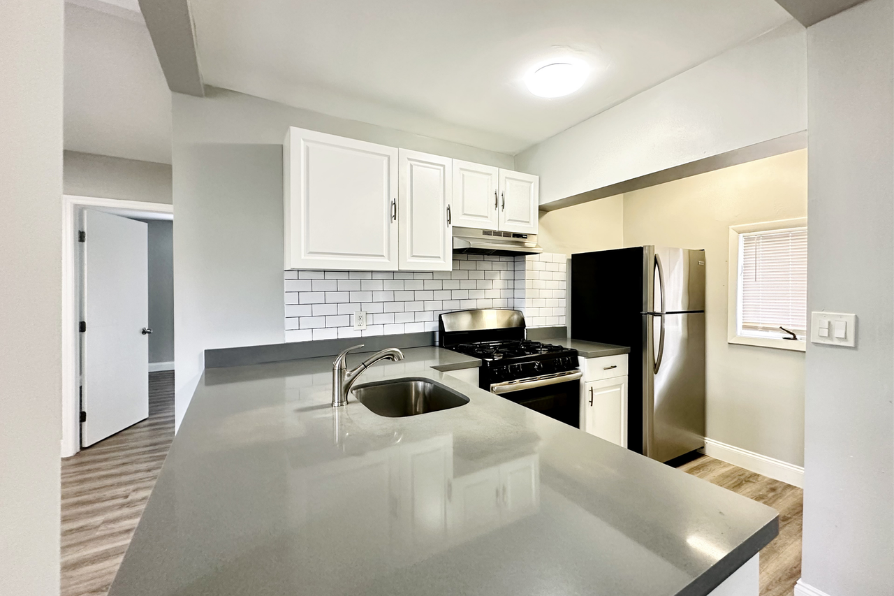 817 NE 19th Avenue - Photo 3 of 48