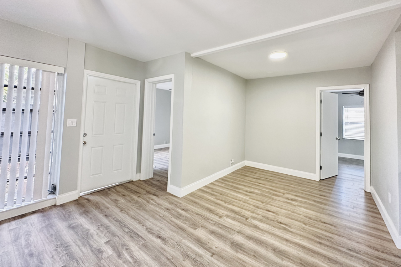 817 NE 19th Avenue - Photo 5 of 48