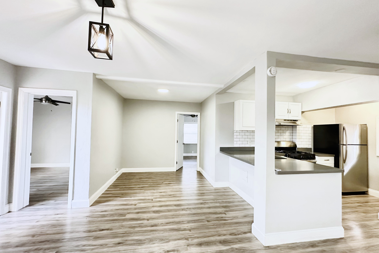 817 NE 19th Avenue - Photo 6 of 48