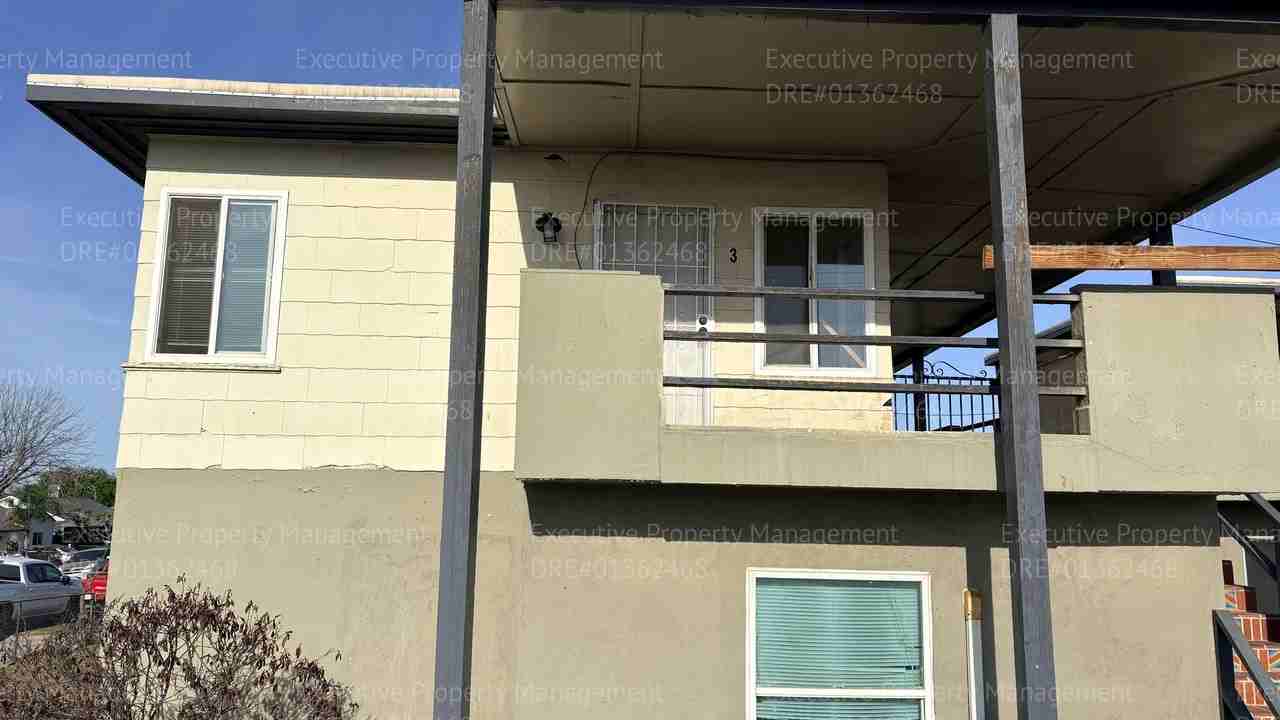 2190 Monterey St - Photo 2 of 19