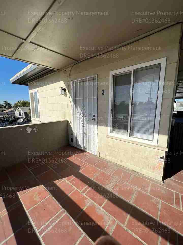 2190 Monterey St - Photo 4 of 19