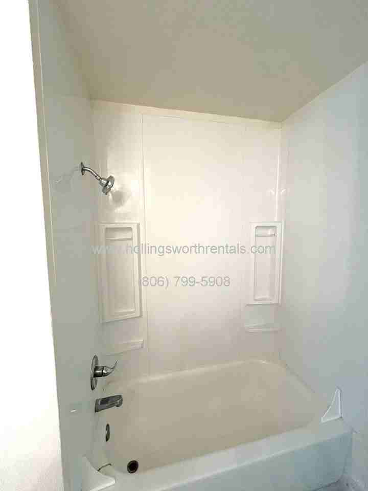 4428 33rd St - Photo 4 of 15