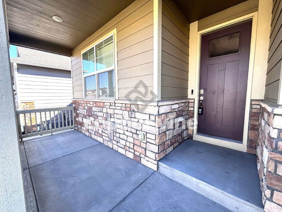 9894 Ceylon St - Photo 3 of 9
