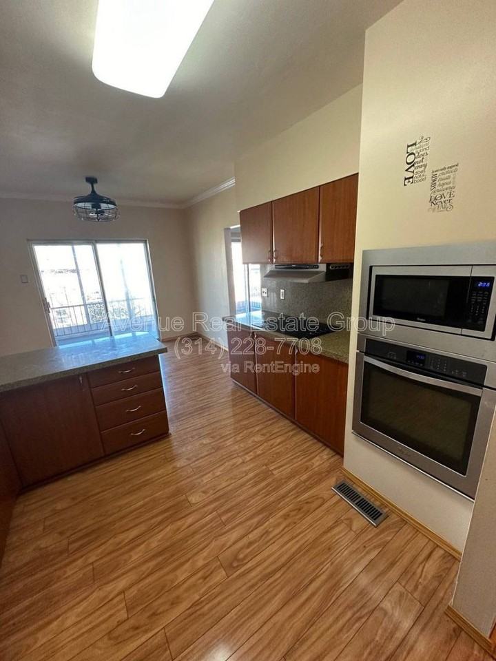 10361 Corbeil Dr #D - Photo 3 of 10
