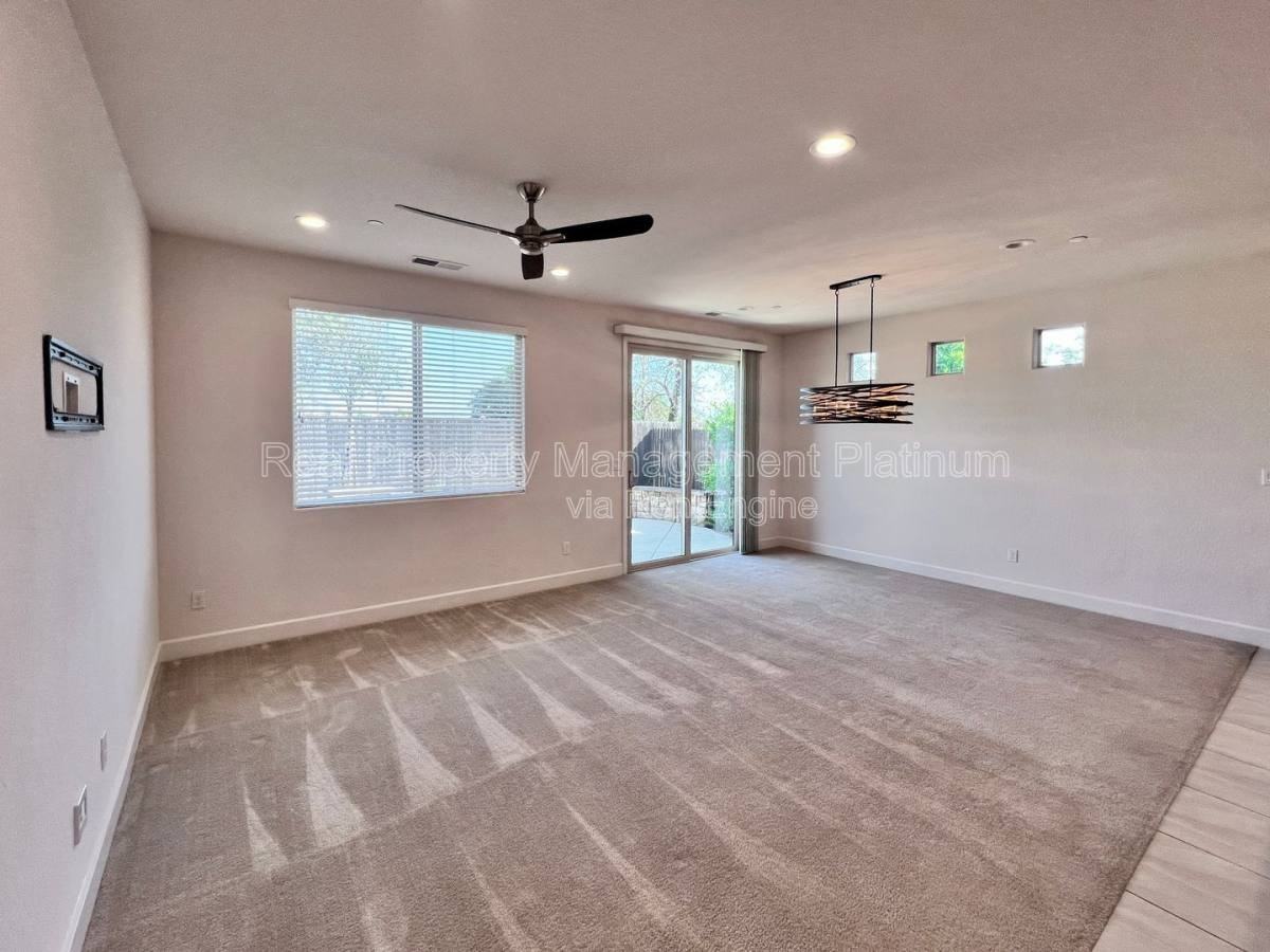 3415 Brimhall Ln - Photo 3 of 10
