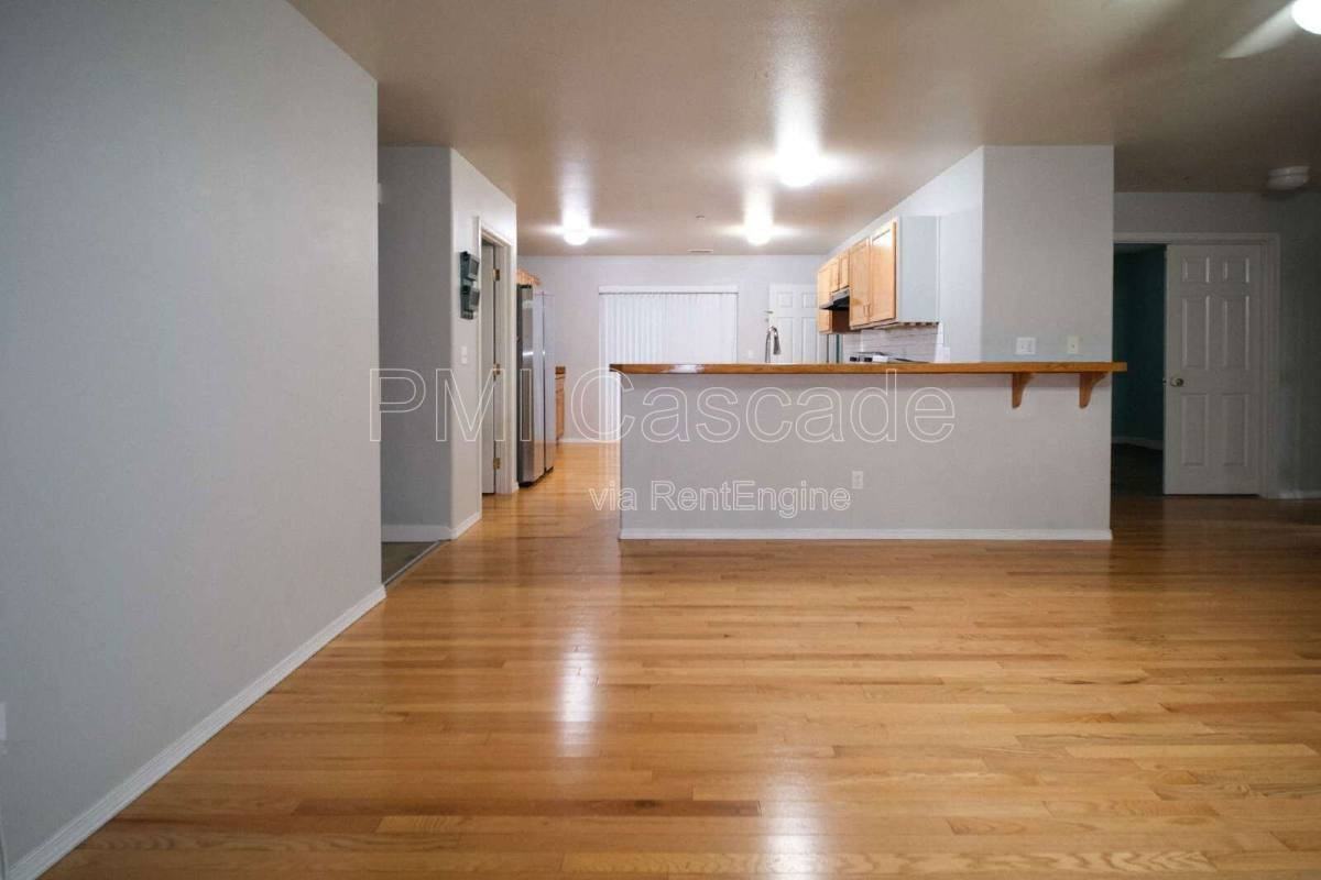 2510 Mitchell Ave - Photo 3 of 8
