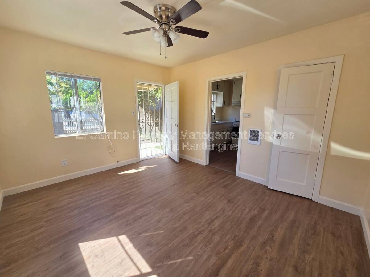 4013 Live Oak St - Photo 3 of 10