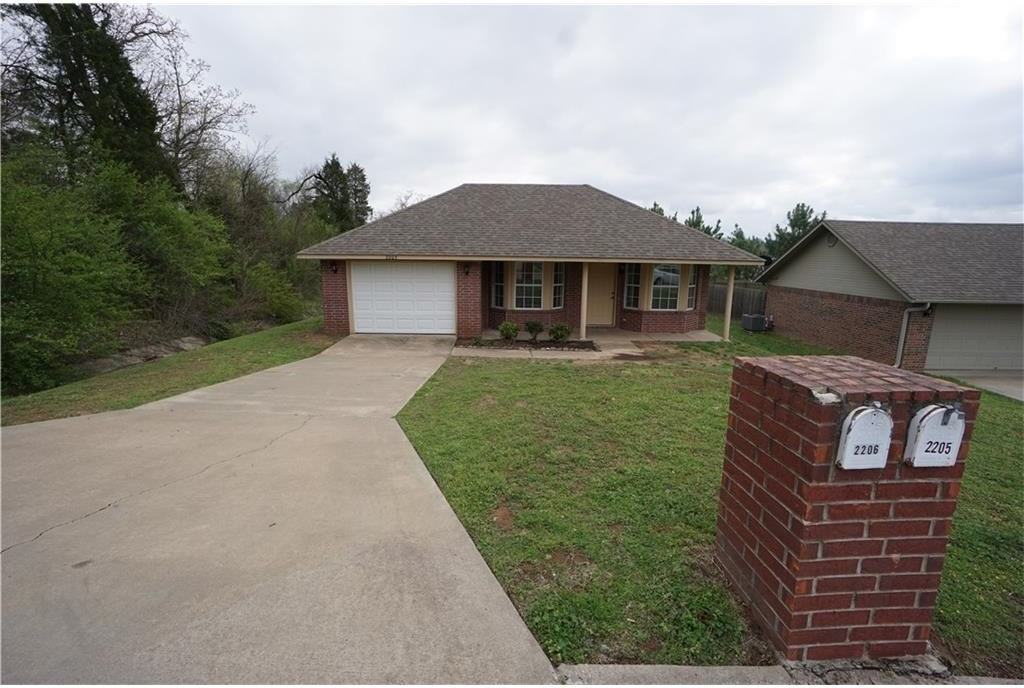 2205 Meadowlark Ln - Photo 2 of 12