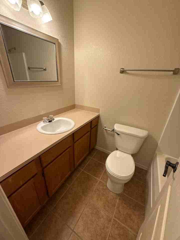 2205 Meadowlark Ln - Photo 6 of 12