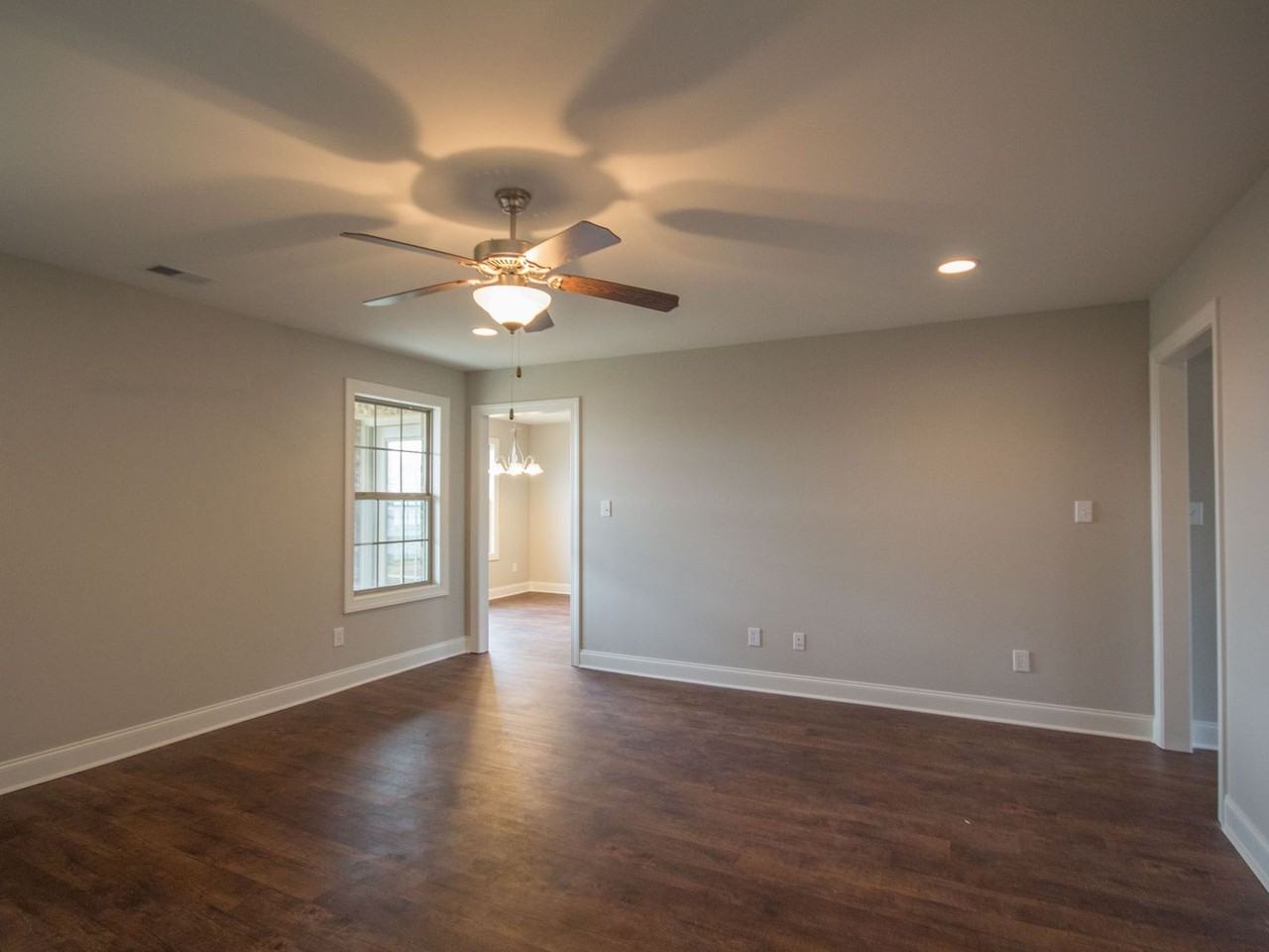 20610 Sabrina Ln - Photo 3 of 6