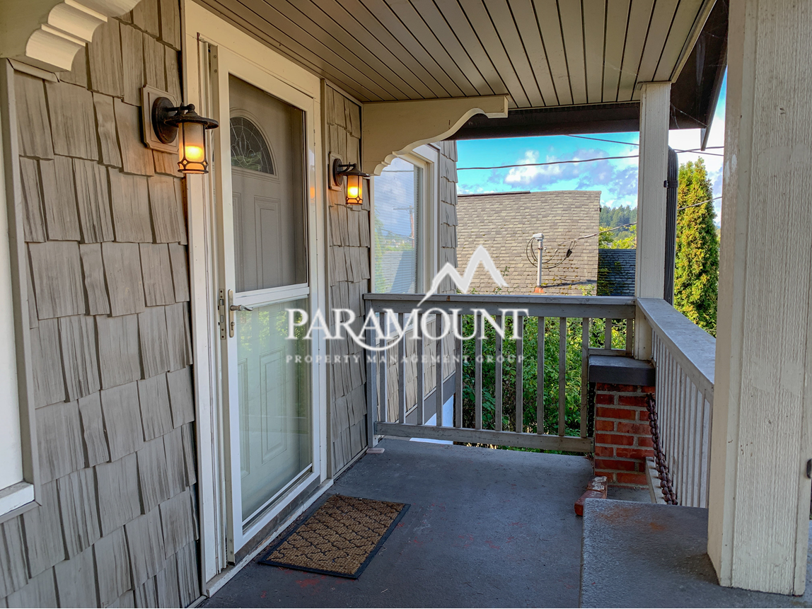 1919 5th St - Photo 3 of 23