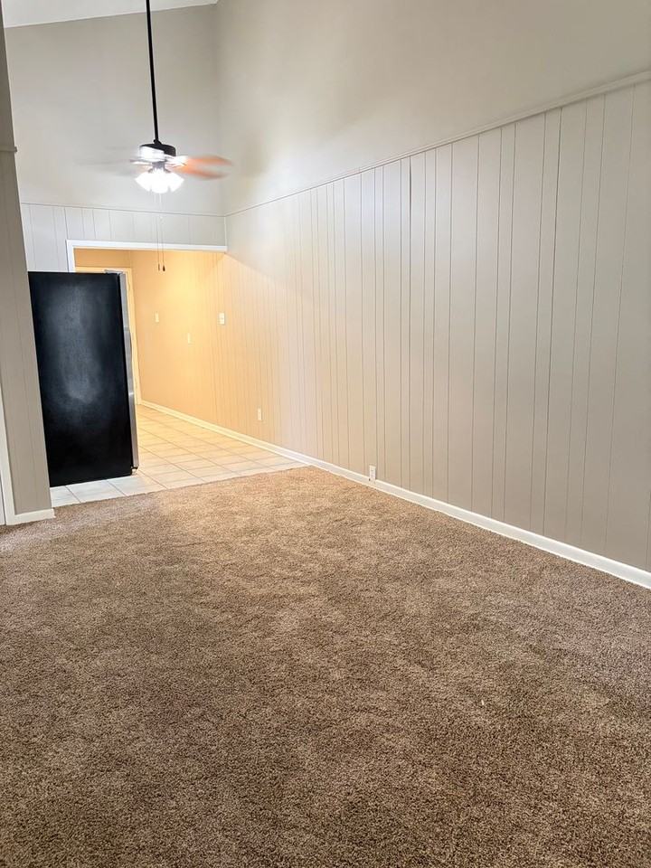 3404 70th Dr - Photo 3 of 9