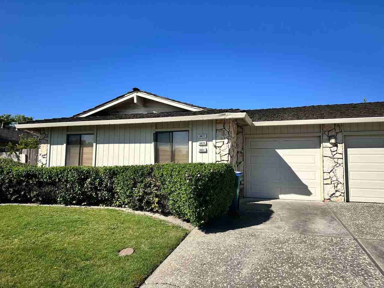 8817 Little Oaks Way - Photo 4 of 35