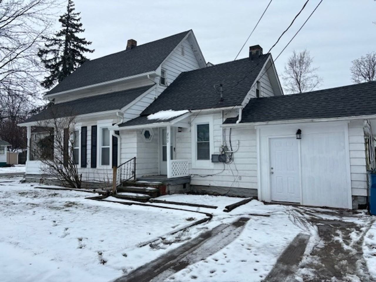 800 W 10th St - Photo 2 of 14